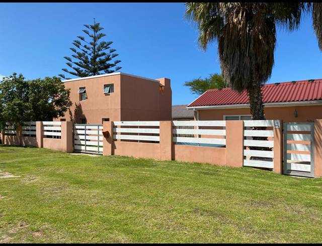 5 BEDROOM HOUSE FOR SALE IN SANDBAAI
